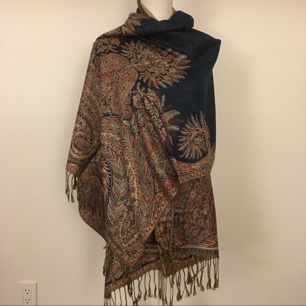 Dark Green Paisley Pashmina